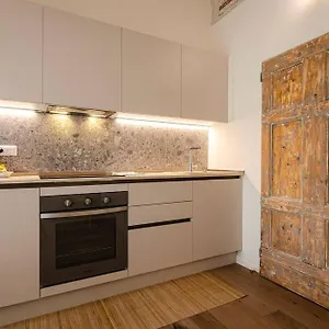 https://casa-aldrovandi-elegante-e-in-centro-storico.emilia-romagnahotels.net